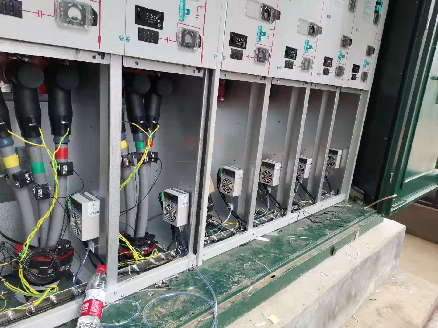 <a href='http://www.lasernailcenters.com' target='_blank'><u>智能除濕裝置</u></a>安裝